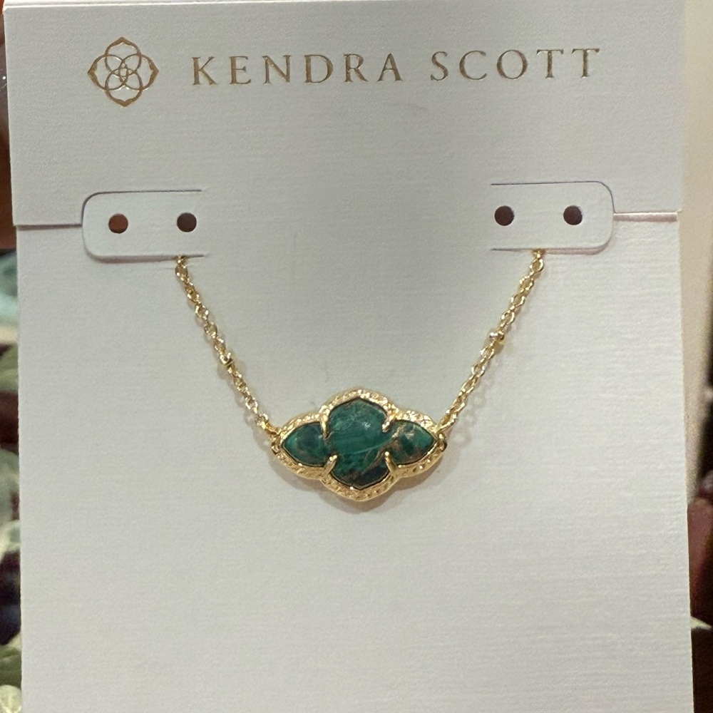NWT- Kendra Scott Abbie Pendant Necklace